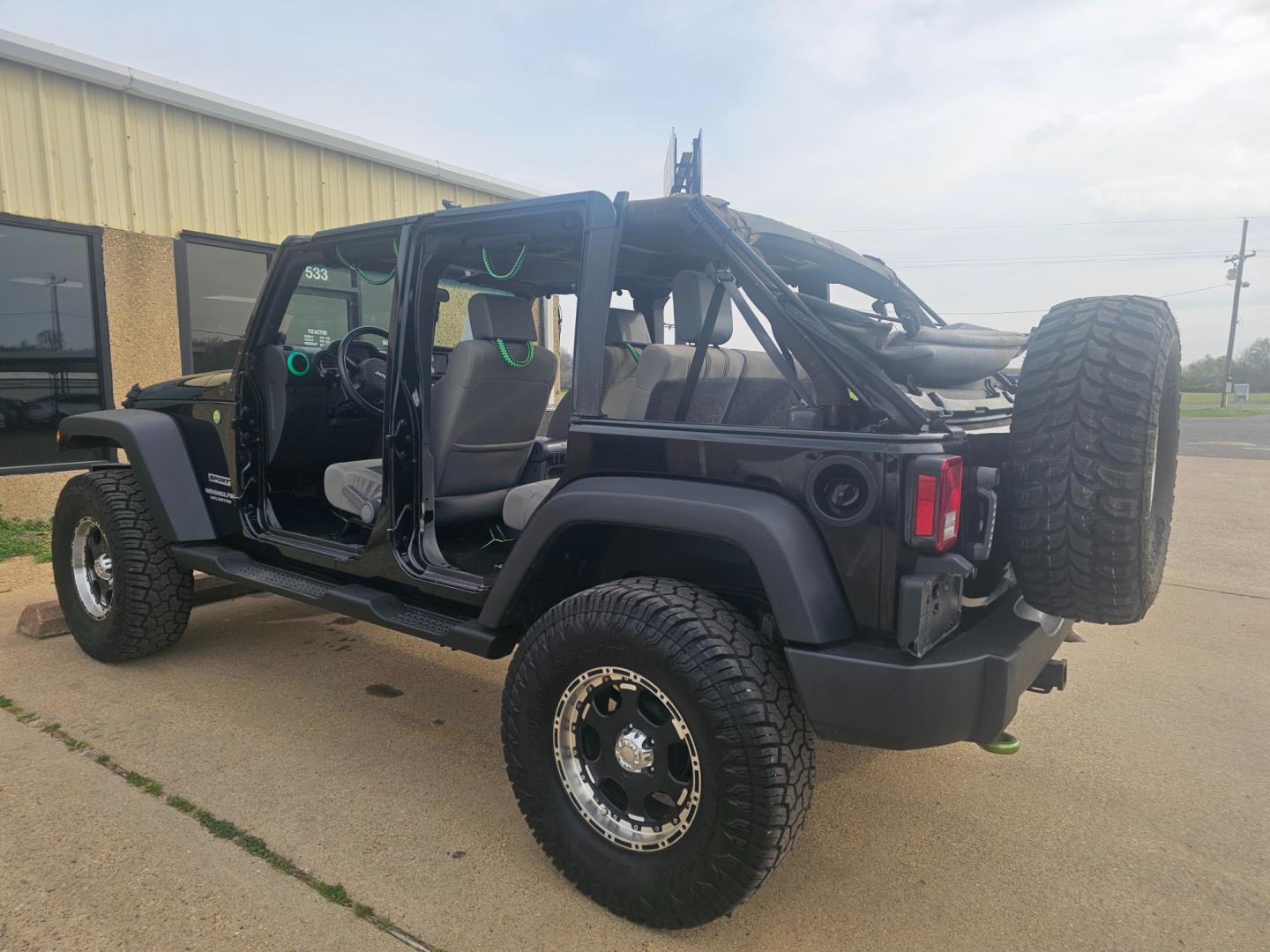 2010 BLACK Jeep Wrangler Unlimited Sport 4WD (1J4BA3H16AL) with an 3.8L V6 OHV 12V engine, located at 533 S Seven Points BLVD, Seven Points, TX, 75143, (430) 255-4030, 32.313999, -96.209351 - Photo#3